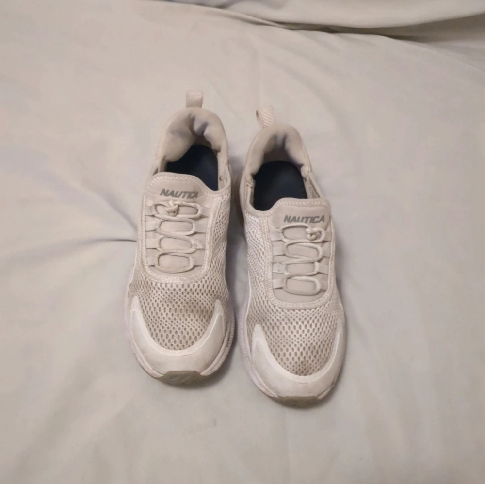 white nautica sneakers